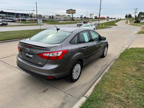 Used 2013 Ford Focus SE w/ SE Winter Pkg image 5