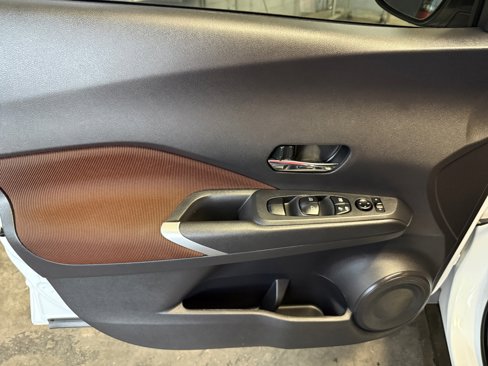 Used 2024 Nissan Kicks SR w/ Interior Electronics Package image 13