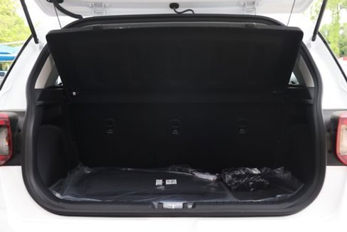 New 2025 Hyundai Venue SEL image 4