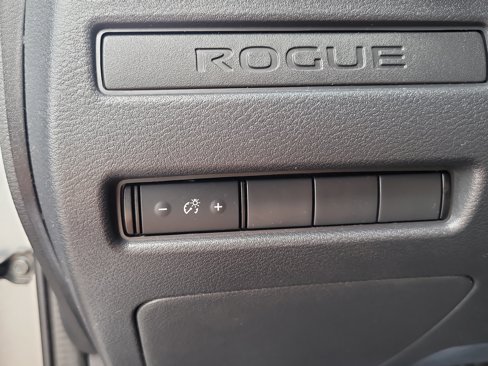 Used 2021 Nissan Rogue S image 31