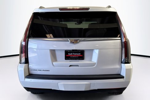Used 2018 Cadillac Escalade ESV Premium Luxury image 6