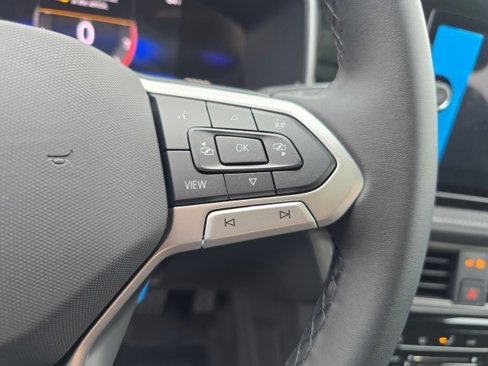 New 2025 Volkswagen Taos SE image 30