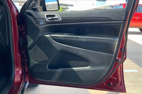 Used 2018 Jeep Grand Cherokee Laredo image 21