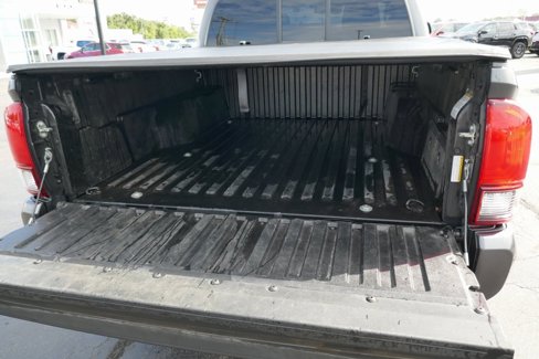 Used 2020 Toyota Tacoma SR image 9