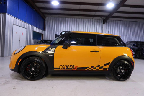 Used 2015 MINI Cooper S image 1