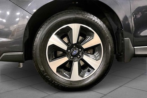 Used 2018 Subaru Forester 2.5i Premium w/ All-Weather Package image 10