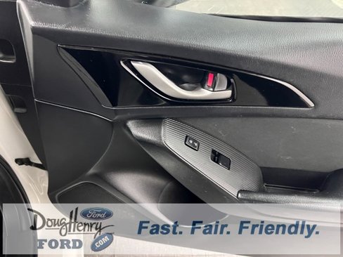 Used 2016 MAZDA MAZDA3 i Touring image 35