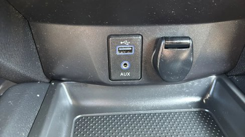 Used 2017 Nissan Rogue SV w/ SV Family Package image 40