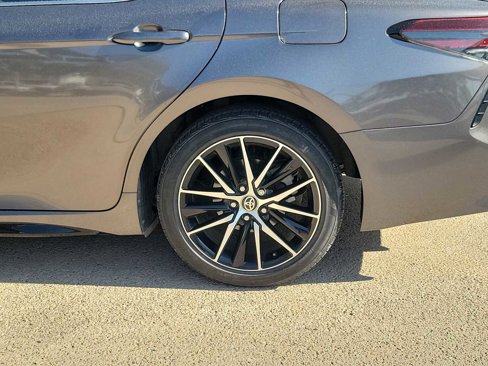Used 2021 Toyota Camry SE w/ Carpet Mat Package (TMS) image 8
