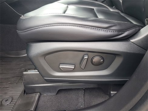 Used 2021 Ford Explorer XLT w/ Equipment Group 202A image 19