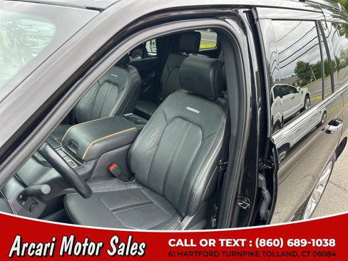 Used 2023 Ford Expedition Platinum image 12