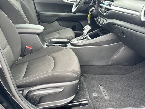Used 2023 Kia Forte LXS image 13