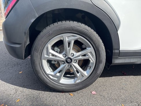 Used 2023 Hyundai Kona SEL image 2