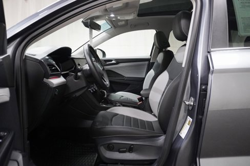 Used 2024 Volkswagen Taos SEL image 11