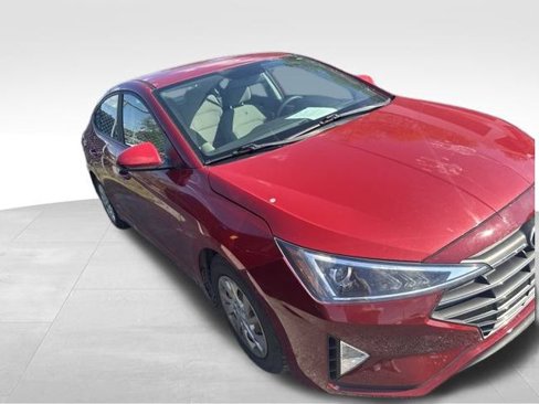 Used 2019 Hyundai Elantra SE w/ Winter Weather Package image 9