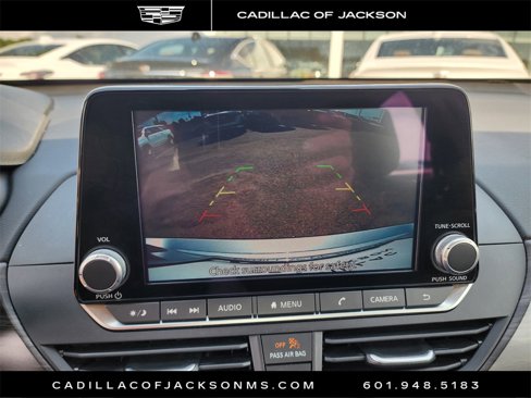 Used 2024 Nissan Altima 2.5 SV image 4