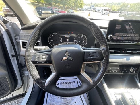 Used 2022 Mitsubishi Outlander ES image 29