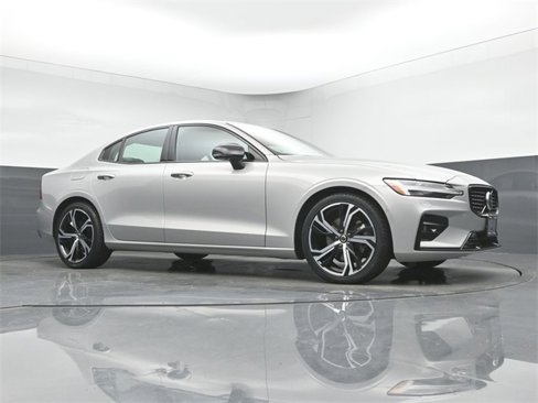 Used 2024 Volvo S60 B5 Plus image 35