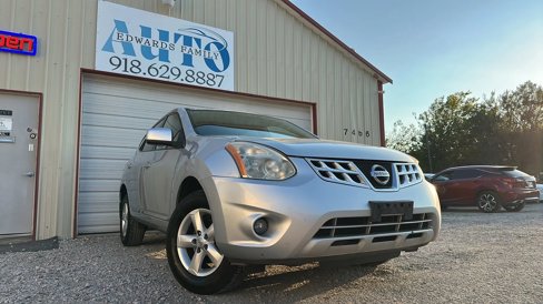 Used 2013 Nissan Rogue S w/ Special Edition Pkg image 1