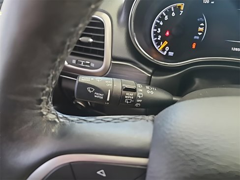 Used 2019 Jeep Grand Cherokee Limited image 36