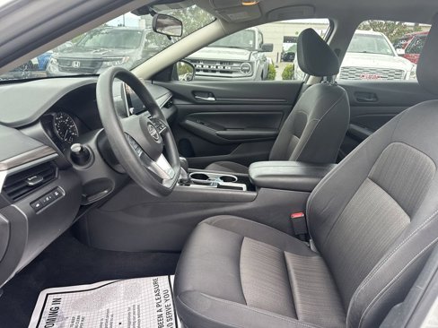 Used 2024 Nissan Altima 2.5 SV image 15