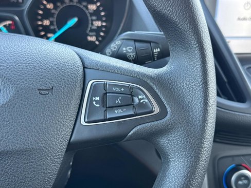 Used 2019 Ford Escape SE image 12