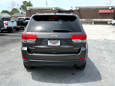 Used 2017 Jeep Grand Cherokee Laredo w/ Quick Order Package 23E image 12