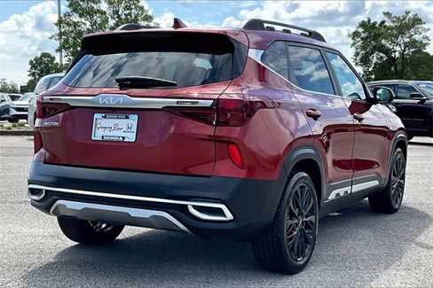 Used 2023 Kia Seltos Nightfall Edition image 2