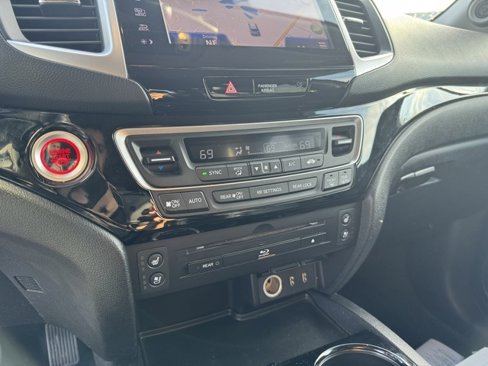 Used 2018 Honda Pilot Elite image 20