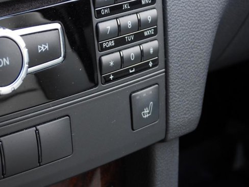 Used 2013 Mercedes-Benz E 350 Sedan image 57