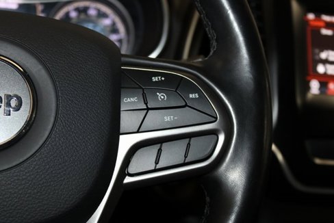 Used 2020 Jeep Cherokee Latitude Plus w/ Comfort/Convenience Group image 27