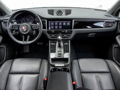 Certified 2024 Porsche Macan image 12