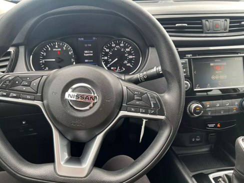 Used 2018 Nissan Rogue S image 8