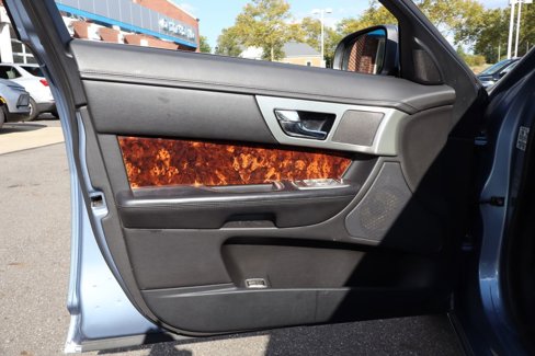 Used 2009 Jaguar XF Premium image 9