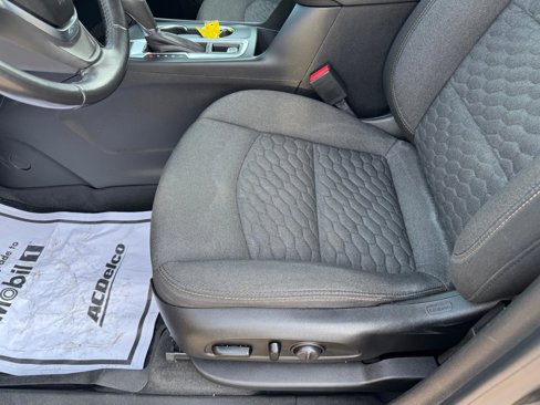 Used 2020 Chevrolet Equinox LT image 11