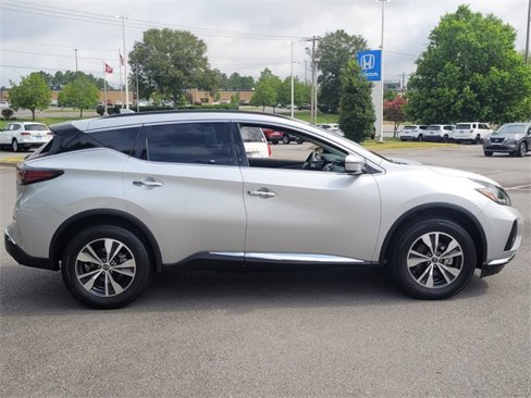 Used 2023 Nissan Murano SV image 2
