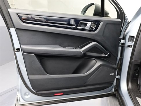 Certified 2020 Porsche Cayenne image 14