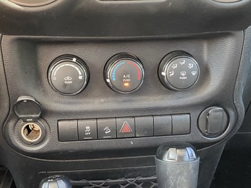 Used 2015 Jeep Wrangler Unlimited Sport image 13