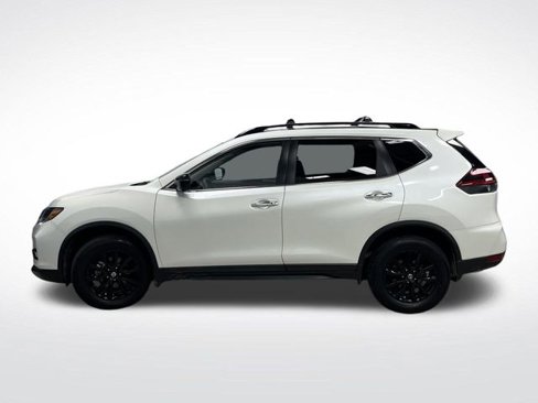 Used 2018 Nissan Rogue SV w/ Premium Package image 11