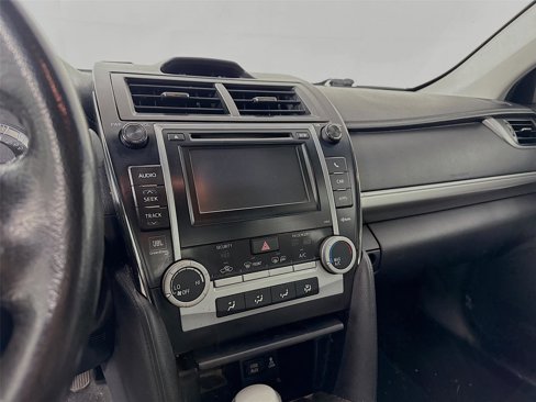 Used 2012 Toyota Camry SE image 12