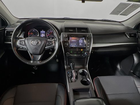 Used 2016 Toyota Camry SE image 29