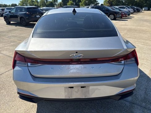 Used 2022 Hyundai Elantra SEL image 6