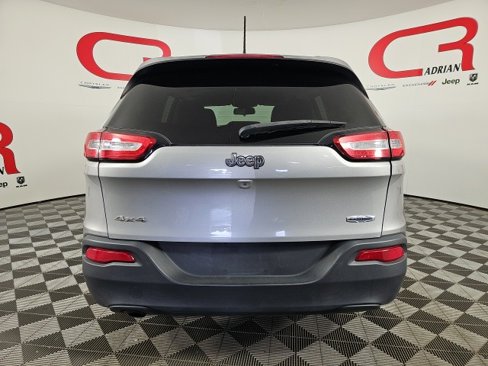 Used 2017 Jeep Cherokee Latitude w/ Cold Weather Group image 6