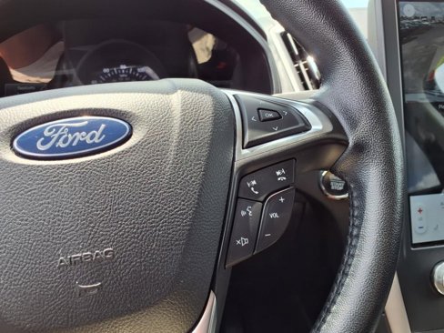 Used 2022 Ford Edge SEL image 19