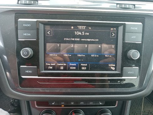 Used 2022 Volkswagen Tiguan S image 32