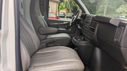 Used 2014 GMC Savana 1500 image 21