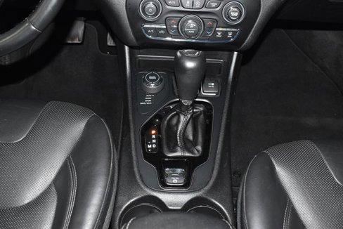 Used 2019 Jeep Cherokee Limited image 20