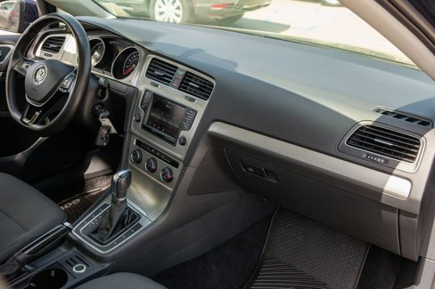 Used 2016 Volkswagen Golf S image 12