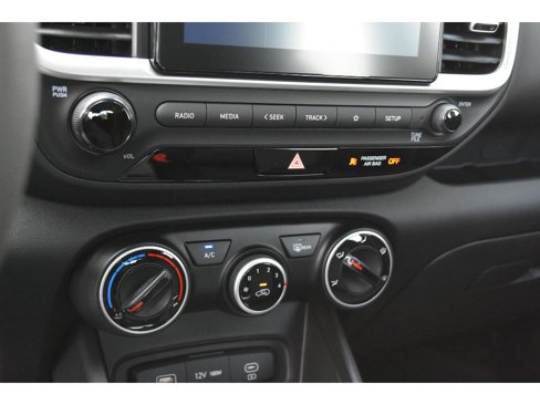 New 2025 Hyundai Venue SE image 24