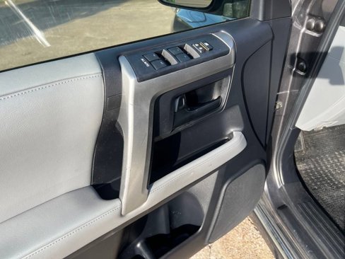 Used 2013 Toyota 4Runner SR5 image 12